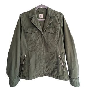 GAP utility jacket in olive green. Like new.